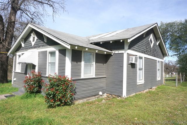 311 W Madison Street, Henryetta, OK 74437