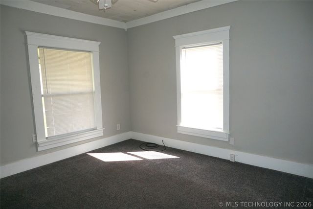 311 W Madison Street, Henryetta, OK 74437