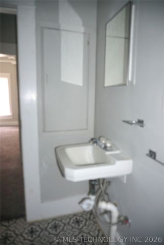 311 W Madison Street, Henryetta, OK 74437