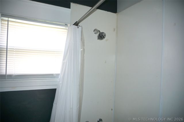 311 W Madison Street, Henryetta, OK 74437