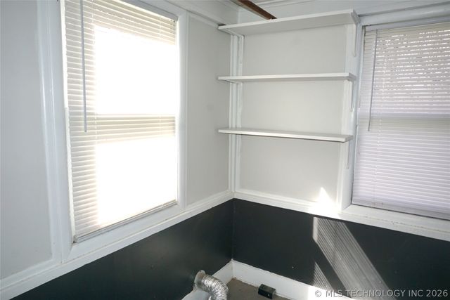 311 W Madison Street, Henryetta, OK 74437