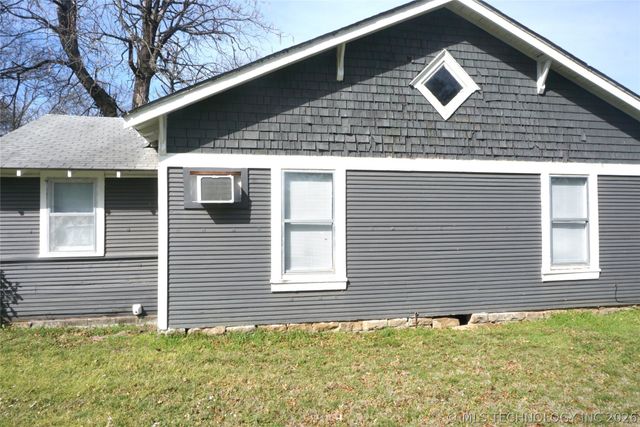 311 W Madison Street, Henryetta, OK 74437