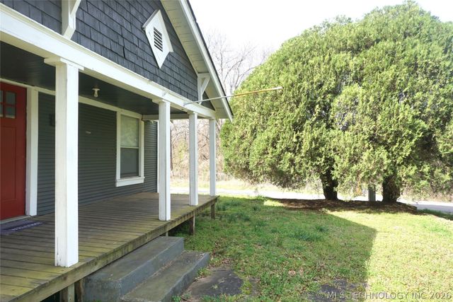 311 W Madison Street, Henryetta, OK 74437