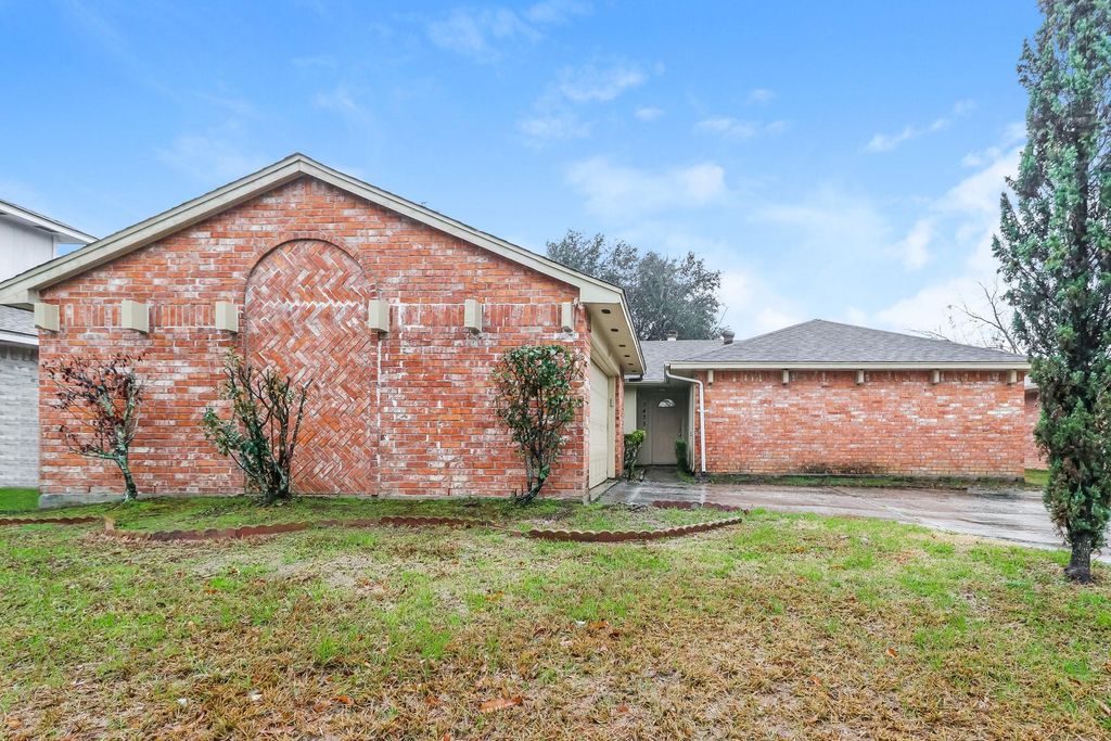 3435 Cheaney Drive, Houston, TX 77066