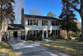 9830 MEADOW VALLEY DR, Vienna, VA 22181