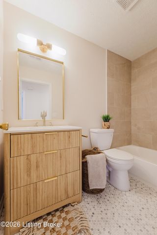 935 S Clay St, Louisville, KY 40203