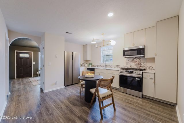 935 S Clay St, Louisville, KY 40203