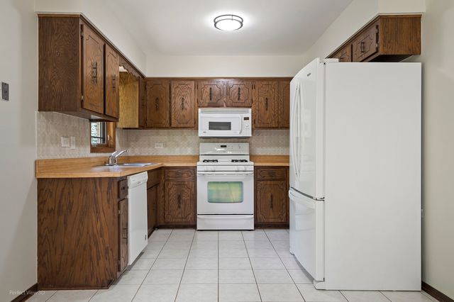 7111 W 125th Street, Palos Heights, IL 60463