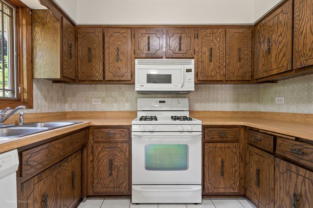 7111 W 125th Street, Palos Heights, IL 60463