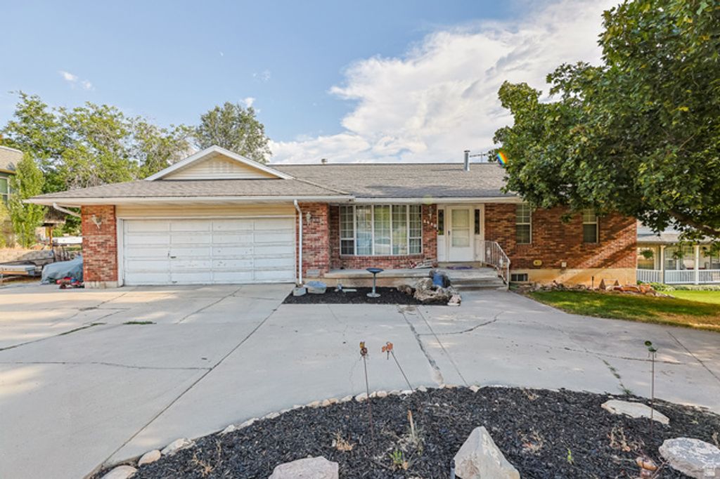 1412 E CENTER ST, Springville, UT 84663