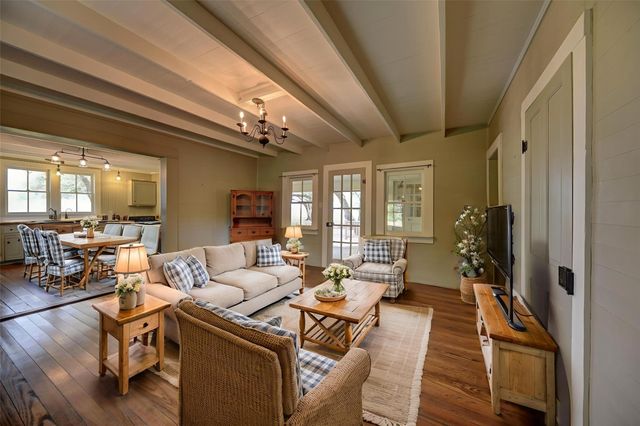 1900 Baron Road, La Grange, TX 78945