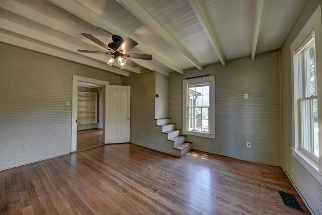 1900 Baron Road, La Grange, TX 78945