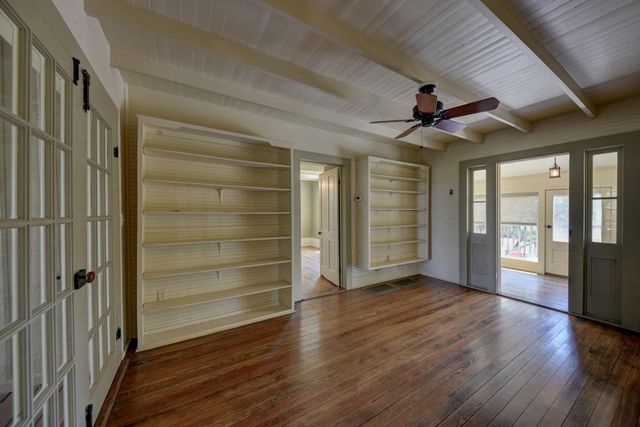 1900 Baron Road, La Grange, TX 78945
