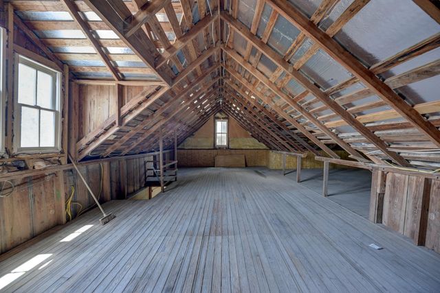 1900 Baron Road, La Grange, TX 78945