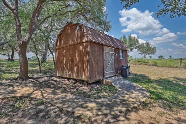1900 Baron Road, La Grange, TX 78945