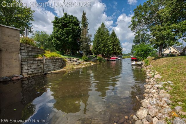 3519 Woodland Drive, Highland Charter Township, MI 48356