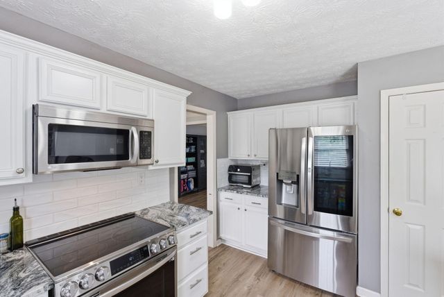 4001 Barnard Drive, Lexington, KY 40509