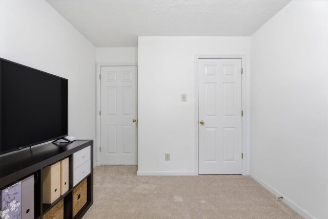 4001 Barnard Drive, Lexington, KY 40509