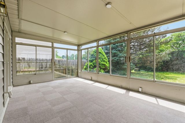 4001 Barnard Drive, Lexington, KY 40509