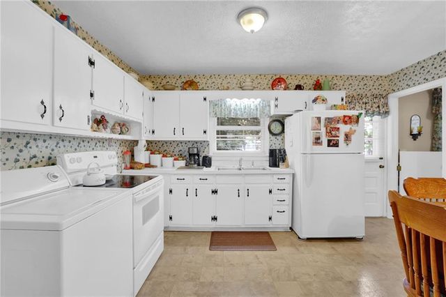118 Hurt Road SE, Smyrna, GA 30082