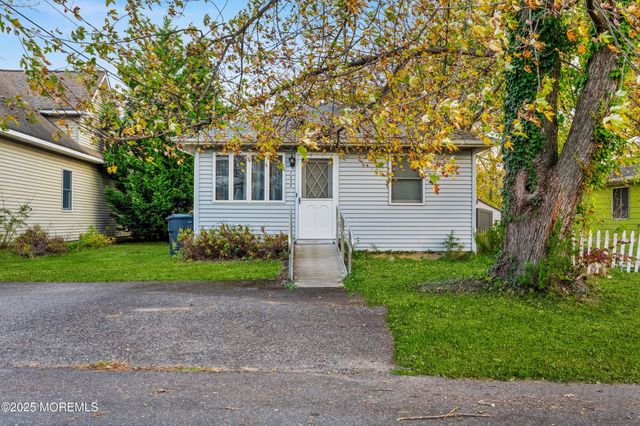 1622 Abbott Avenue, Toms River, NJ 08753