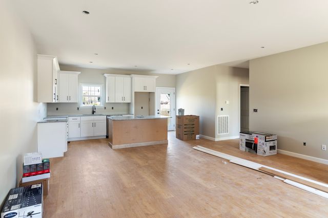 1993 Stevens Dr, Westmoreland, TN 37186