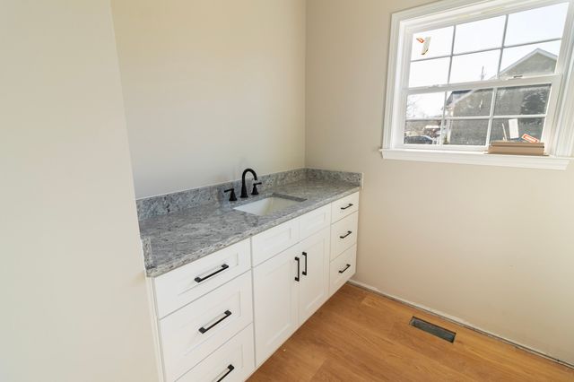 1993 Stevens Dr, Westmoreland, TN 37186