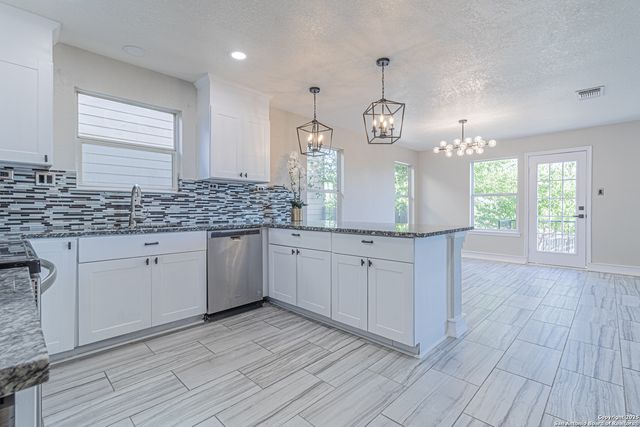 5110 Sunview Vly, San Antonio, TX 78244