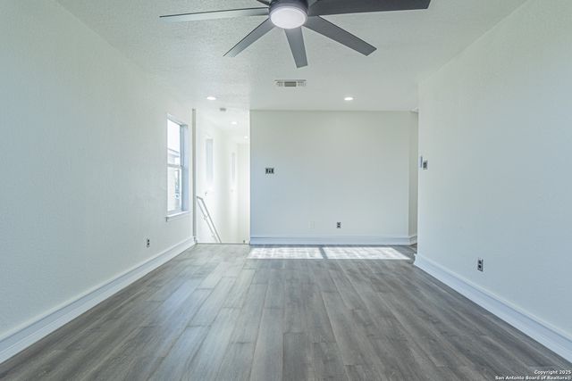 5110 Sunview Vly, San Antonio, TX 78244