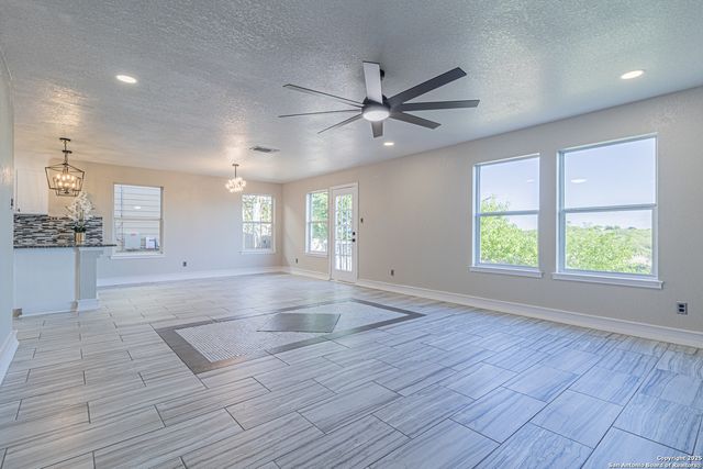 5110 Sunview Vly, San Antonio, TX 78244