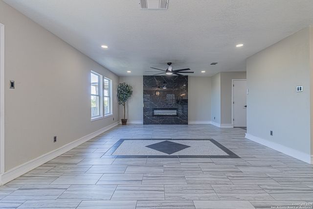 5110 Sunview Vly, San Antonio, TX 78244