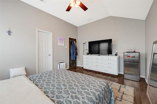 9825 Hyacinth Way, Conroe, TX 77385