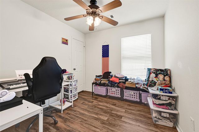 9825 Hyacinth Way, Conroe, TX 77385