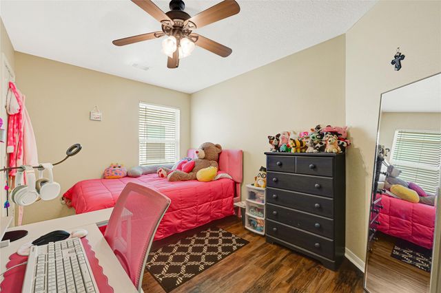 9825 Hyacinth Way, Conroe, TX 77385
