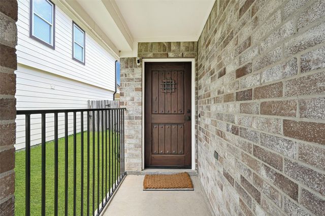 9825 Hyacinth Way, Conroe, TX 77385