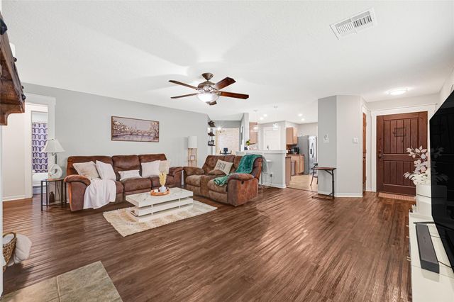 9825 Hyacinth Way, Conroe, TX 77385