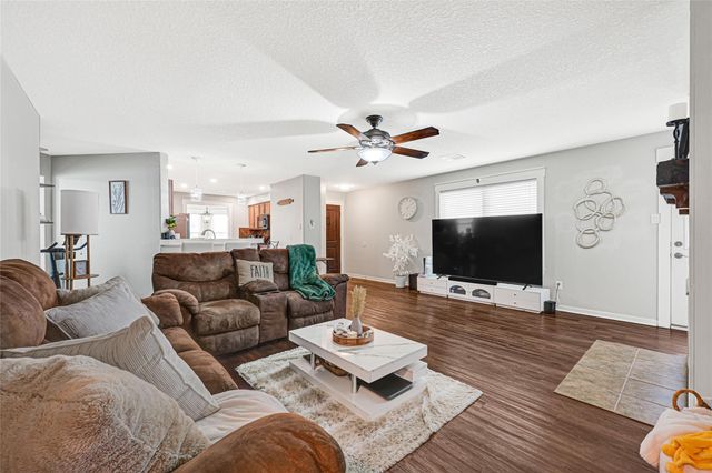 9825 Hyacinth Way, Conroe, TX 77385