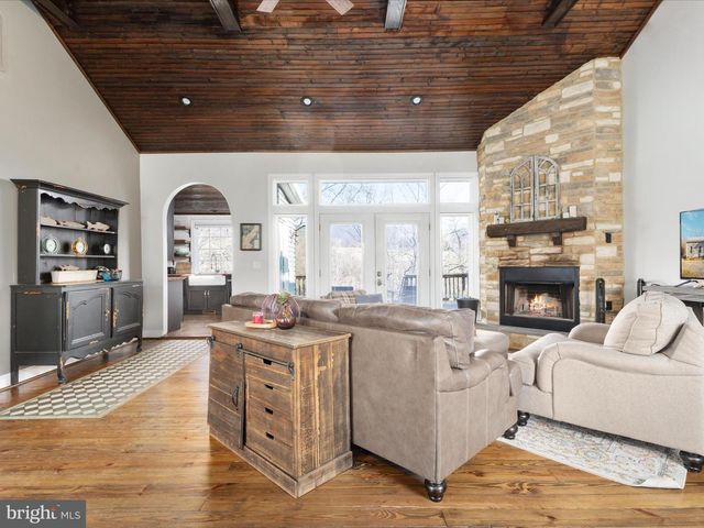 17884 OLD VALLEY PIKE, Edinburg, VA 22824