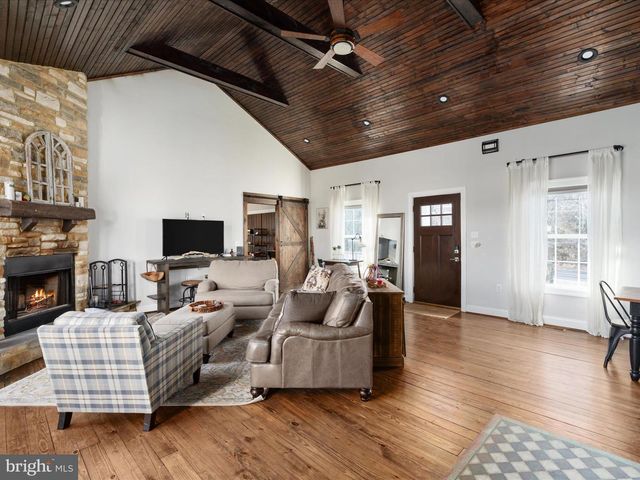 17884 OLD VALLEY PIKE, Edinburg, VA 22824