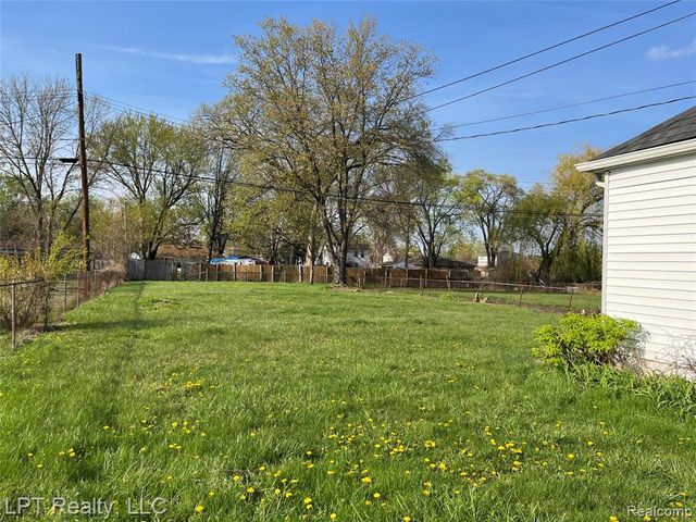 3951 Los Angeles Avenue, Warren, MI 48091