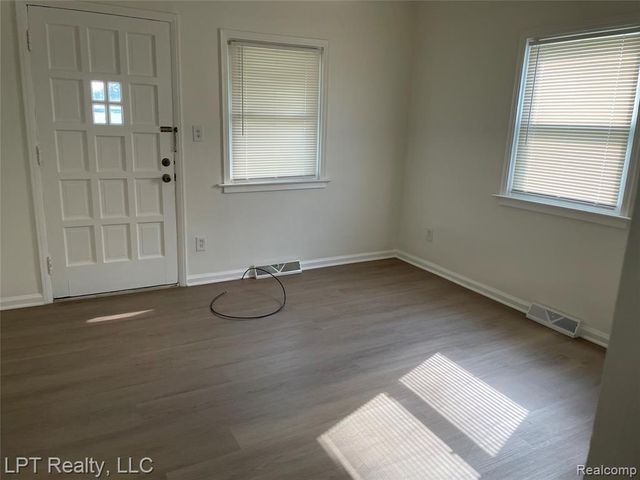 3951 Los Angeles Avenue, Warren, MI 48091