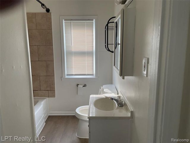 3951 Los Angeles Avenue, Warren, MI 48091