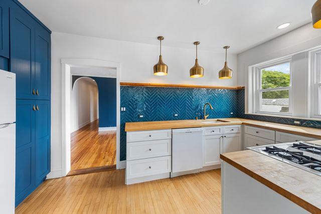 1456 W Hollywood Avenue 3W, Chicago, IL 60660