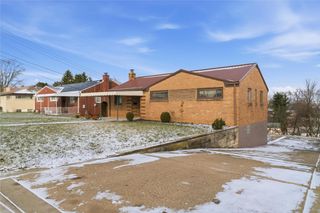 528 Glowood Dr, Whitehall, PA 15227