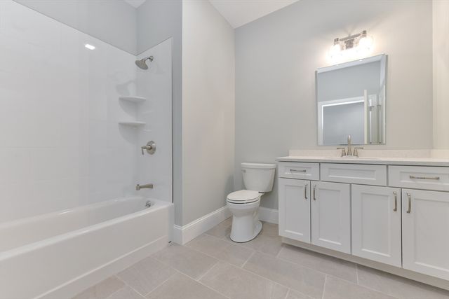 8 Sanborn Street 4008, Reading, MA 01867