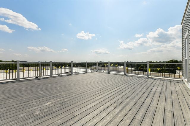 8 Sanborn Street 4008, Reading, MA 01867