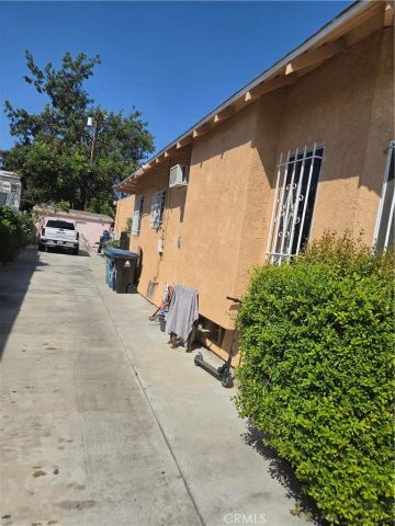 907 E 50th, Los Angeles, CA 90011