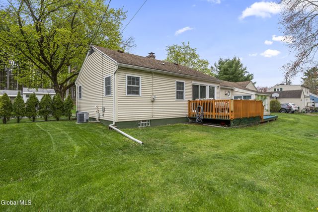 16 Morningside Drive, Guilderland, NY 12303