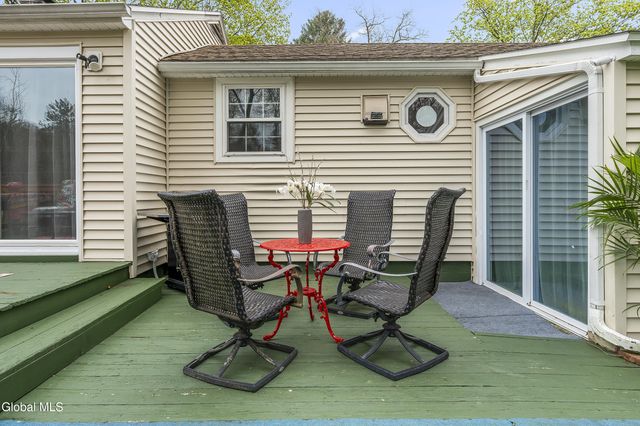 16 Morningside Drive, Guilderland, NY 12303