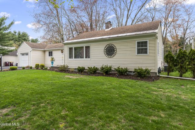 16 Morningside Drive, Guilderland, NY 12303